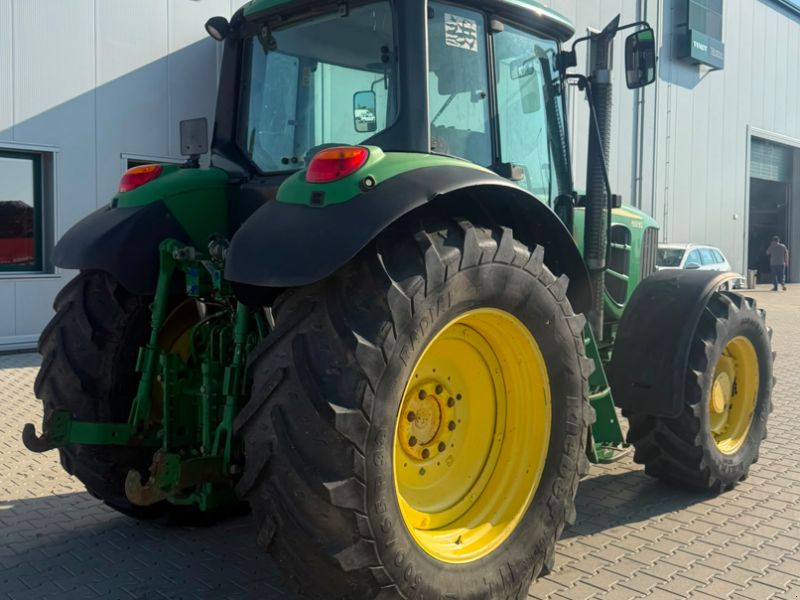 John Deere 6930