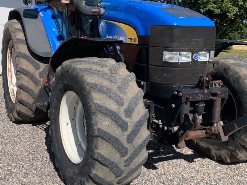 New Holland TM 190