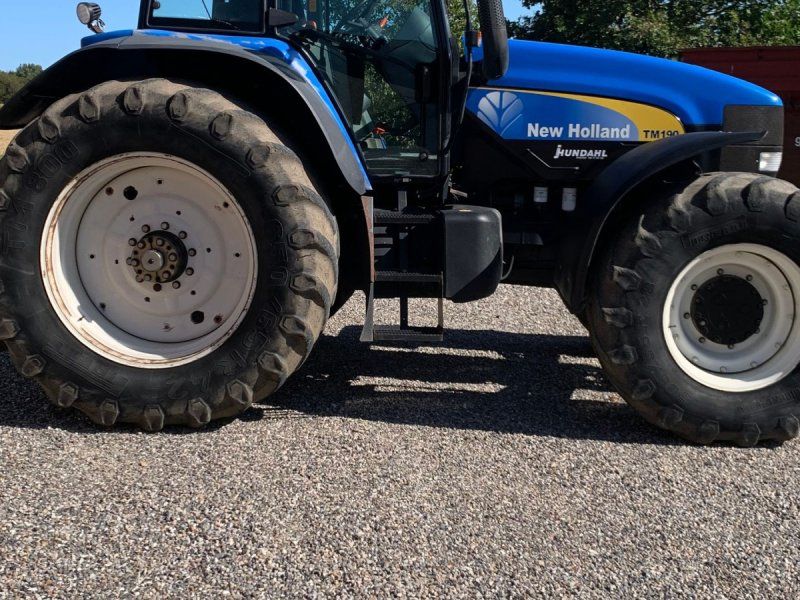 New Holland TM 190
