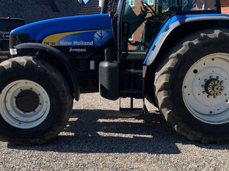 New Holland TM 190