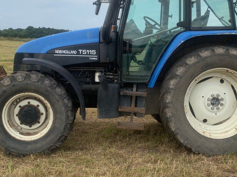 New Holland TS 115