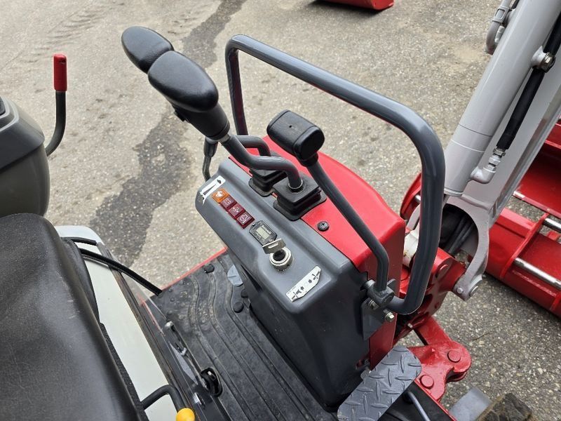 Takeuchi TB210R