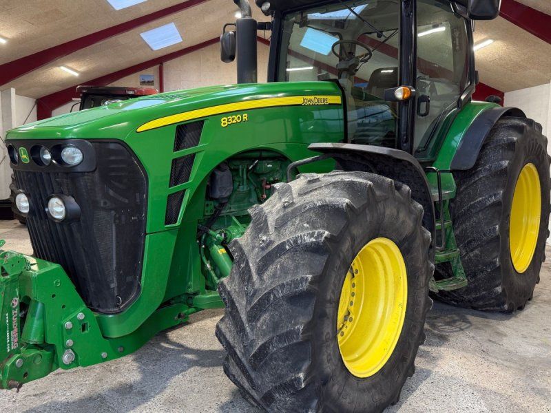 John Deere 8320R