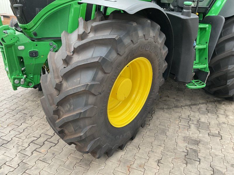 John Deere 6R 250