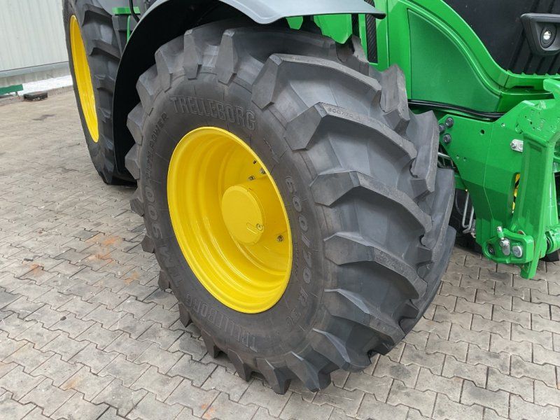 John Deere 6R 250