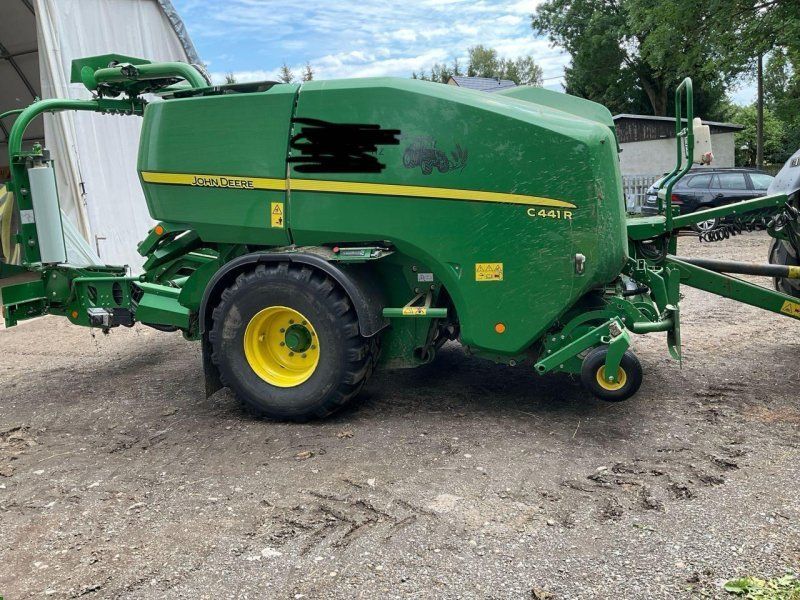 John Deere C441R