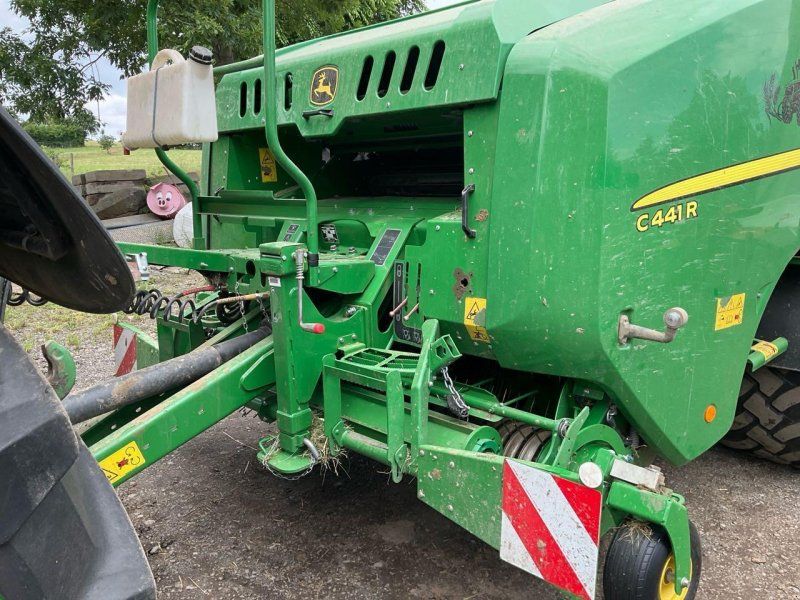 John Deere C441R