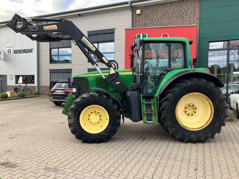 John Deere 6820