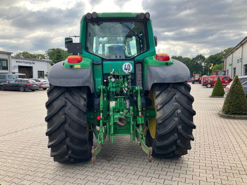 John Deere 6820