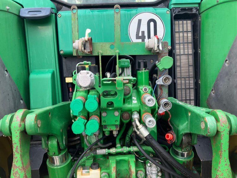 John Deere 6820