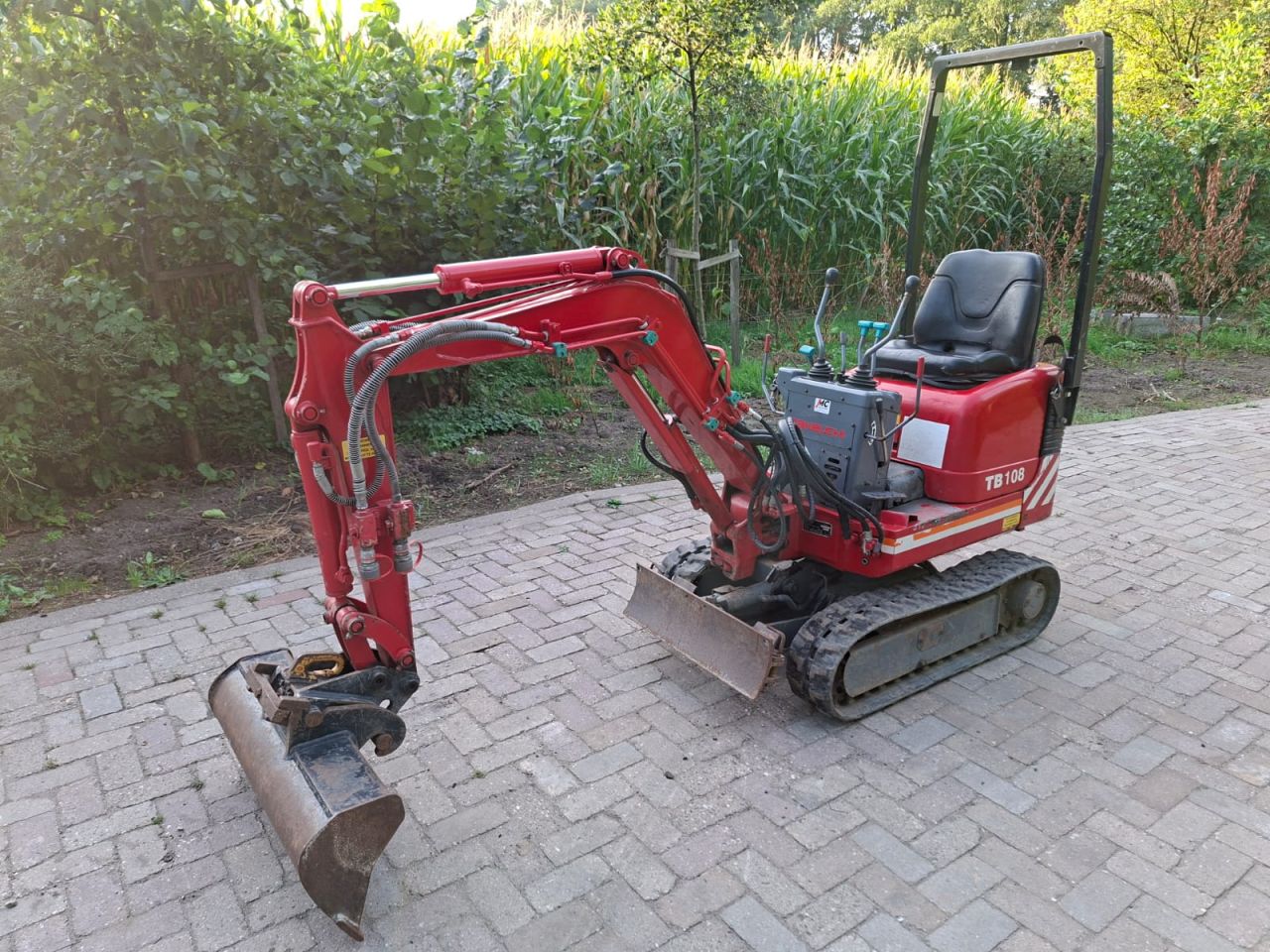 Takeuchi TB108 | bj 2006 | 1558uur | Sloopsorteer functie
