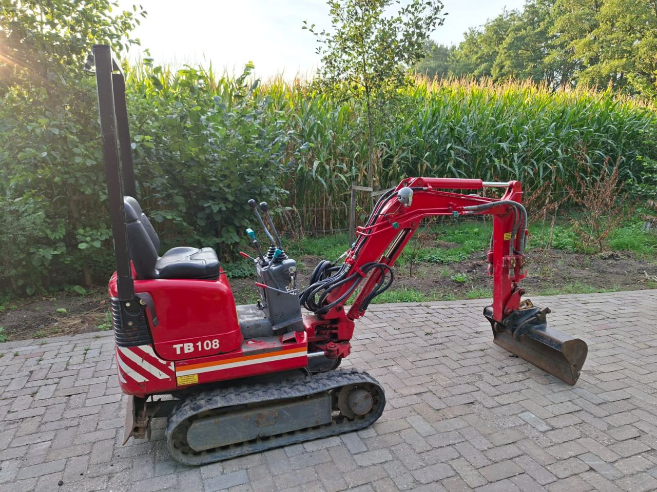 Takeuchi TB108 | bj 2006 | 1558uur | Sloopsorteer functie