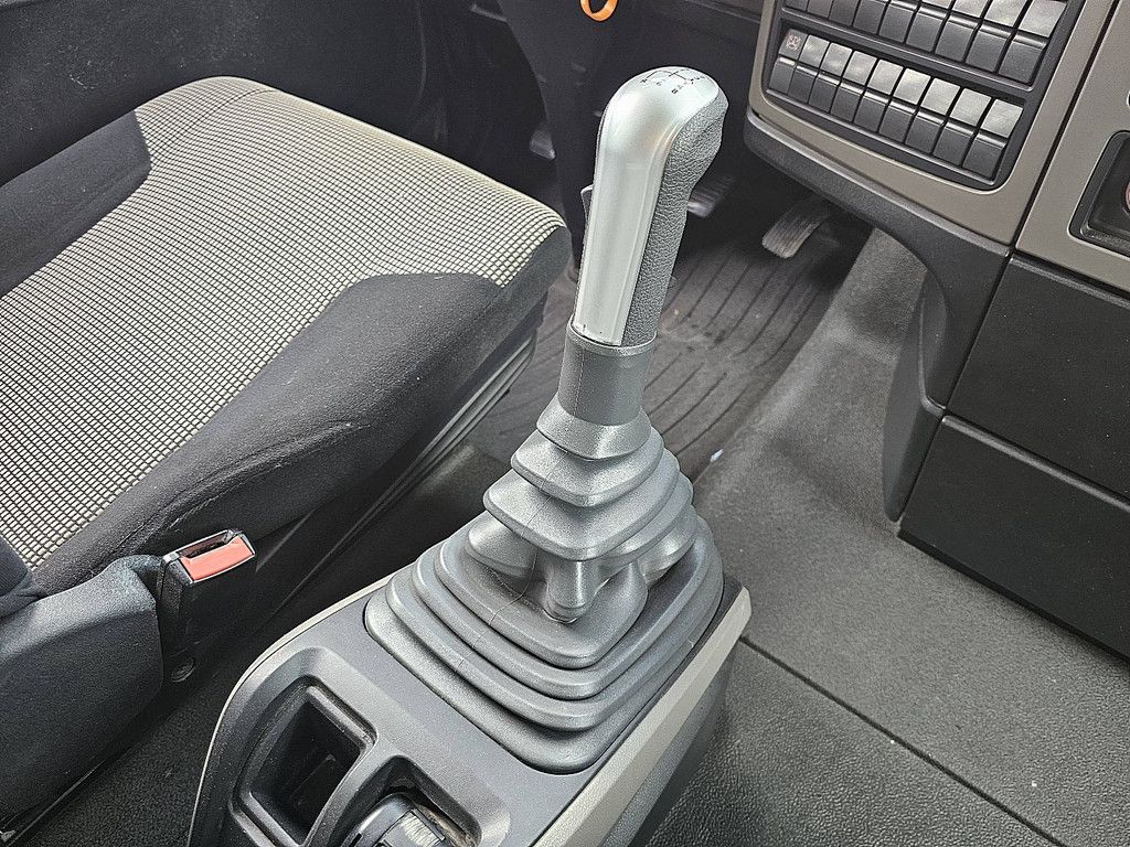 M.A.N. 18.510 TGX manual gearbox