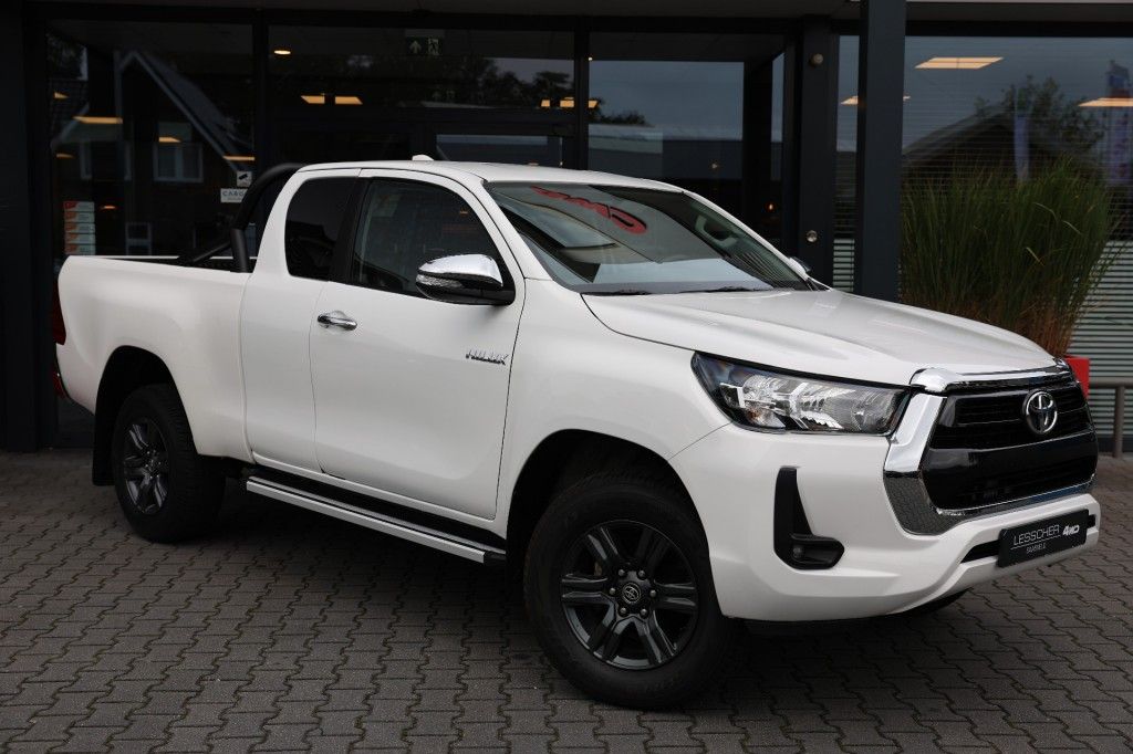 Toyota Hilux 2.4 D-4D X-TRA CAB CHALLENGER A/T 4WD VAN MARGE