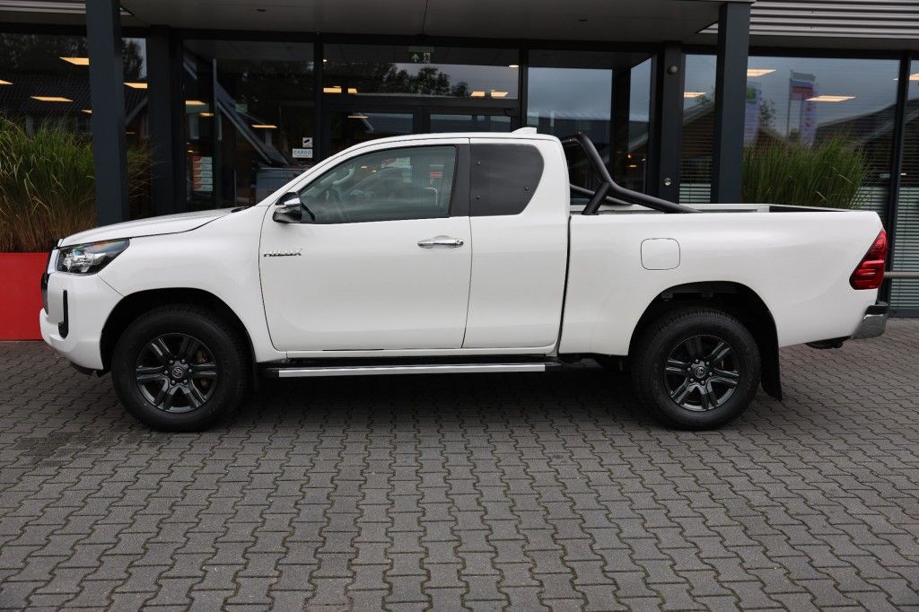 Toyota Hilux 2.4 D-4D X-TRA CAB CHALLENGER A/T 4WD VAN MARGE