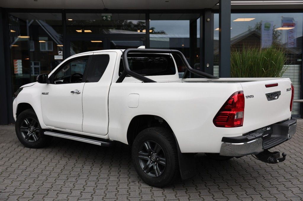 Toyota Hilux 2.4 D-4D X-TRA CAB CHALLENGER A/T 4WD VAN MARGE