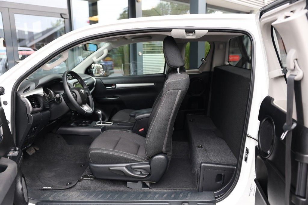 Toyota Hilux 2.4 D-4D X-TRA CAB CHALLENGER A/T 4WD VAN MARGE