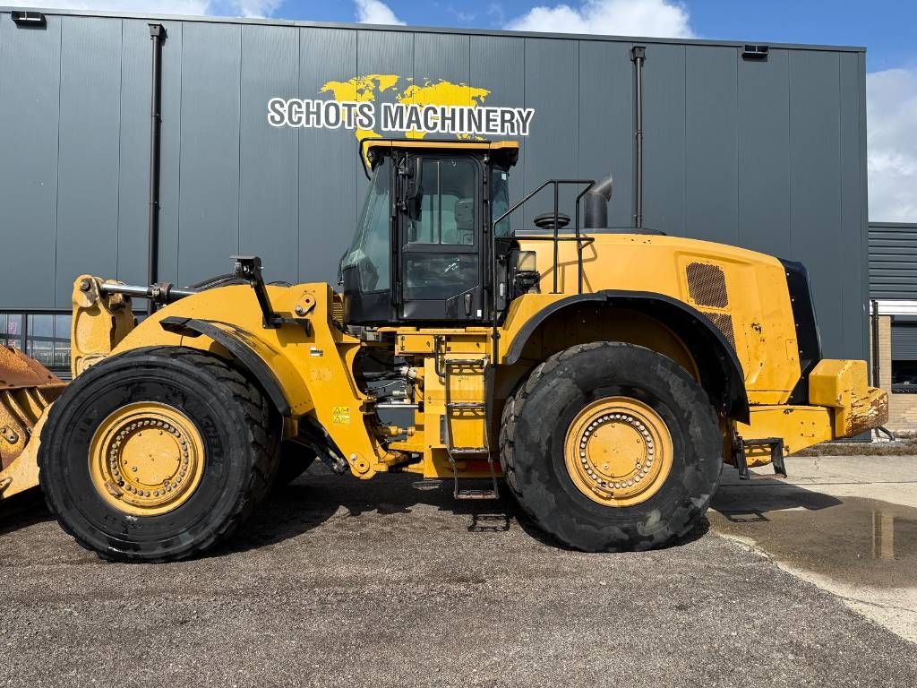 CAT 982 M