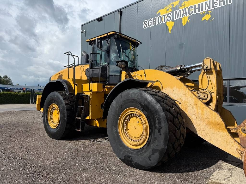CAT 982 M