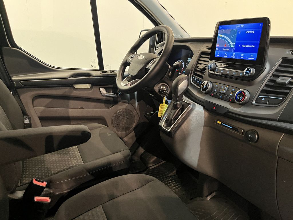 Ford Transit Custom 300 2.0 TDCI L1H1 Trend 130 PK Automaat / Euro 6 / Schuifdeur L + R / Airco / CarPlay / Cruise Control Adap. / Trekhaak / Xenon / Navigatie / 3-Zits / 27.300 KM !!