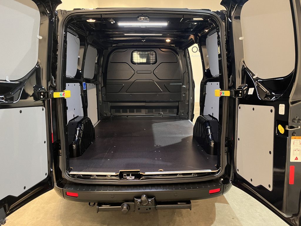 Ford Transit Custom 300 2.0 TDCI L1H1 Trend 130 PK Automaat / Euro 6 / Schuifdeur L + R / Airco / CarPlay / Cruise Control Adap. / Trekhaak / Xenon / Navigatie / 3-Zits / 27.300 KM !!