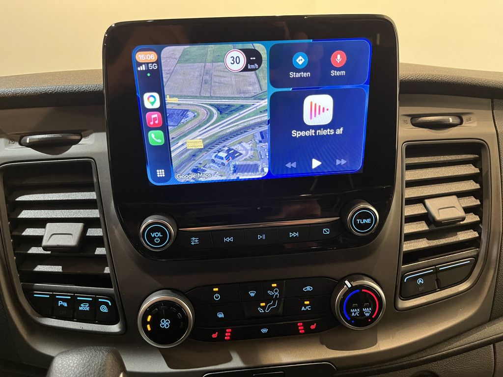 Ford Transit Custom 300 2.0 TDCI L1H1 Trend 130 PK Automaat / Euro 6 / Schuifdeur L + R / Airco / CarPlay / Cruise Control Adap. / Trekhaak / Xenon / Navigatie / 3-Zits / 27.300 KM !!
