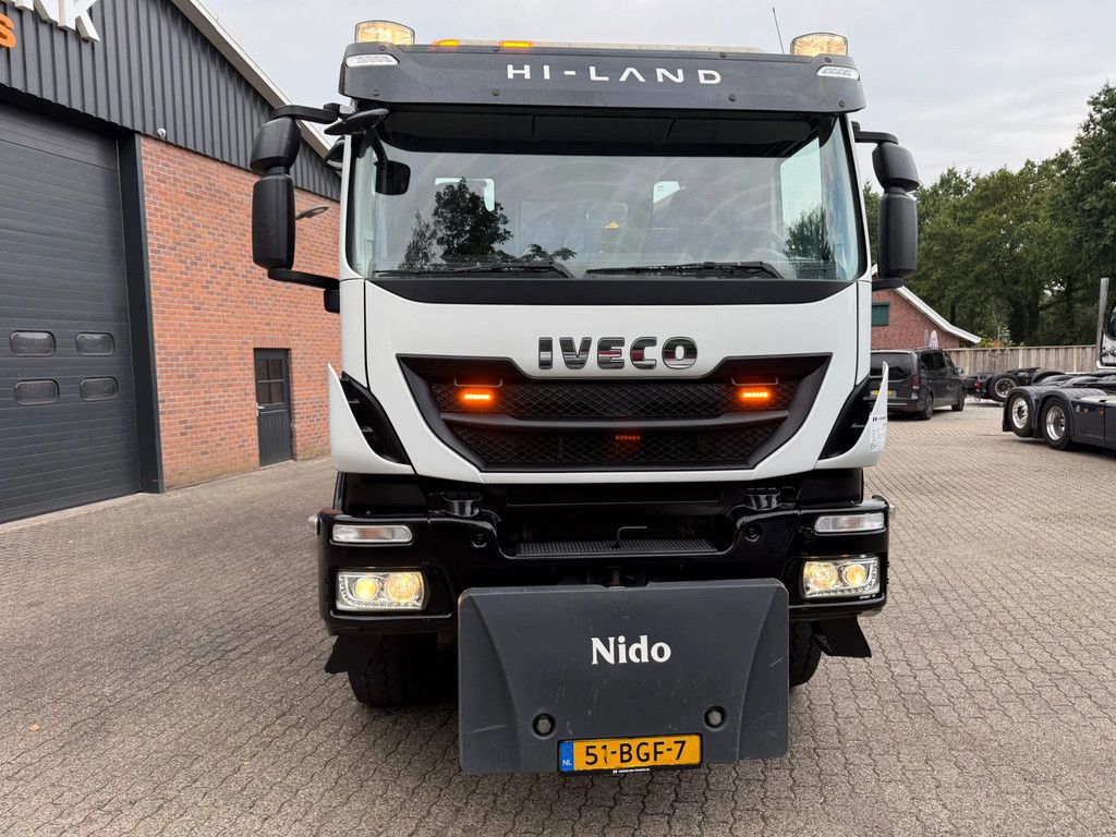 Iveco Trakker 360 2 Zijdige kipper 4x4 HIAB Kraan NL Truck 315.680KM! Top condition