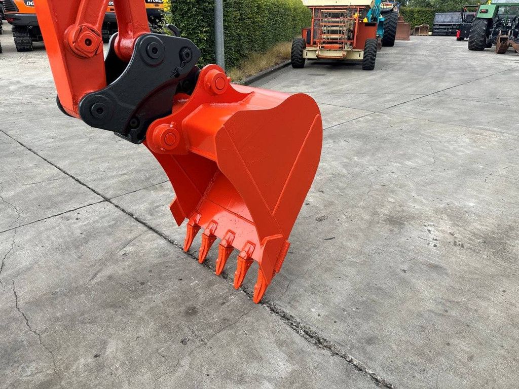 Raupenbagger Kubota KX155-3SZ Diesel 28,8 kW 2012
