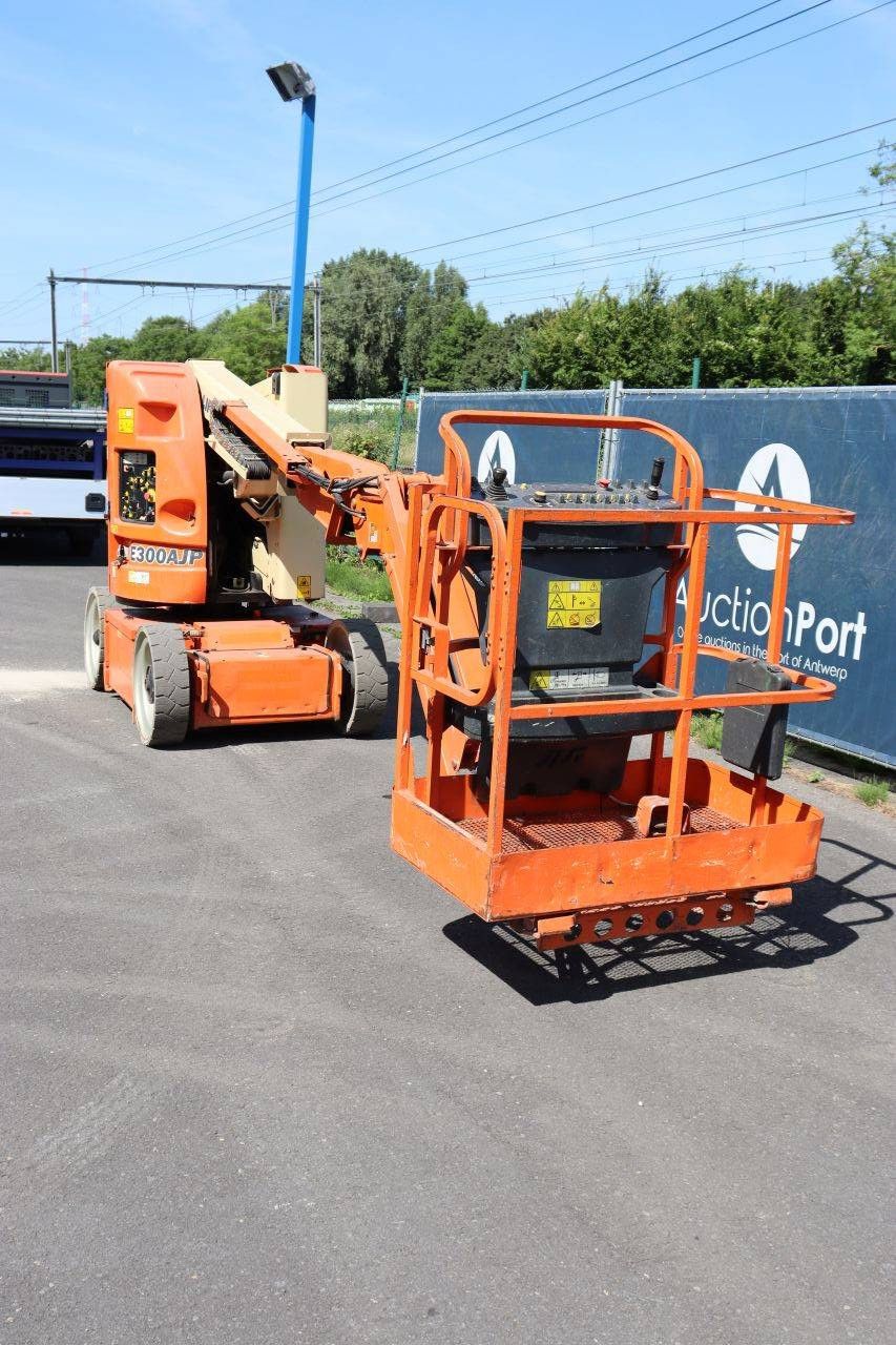 JLG E300AJP Elektrische Gelenkteleskoparbeitsbühne 10,97 m 2007