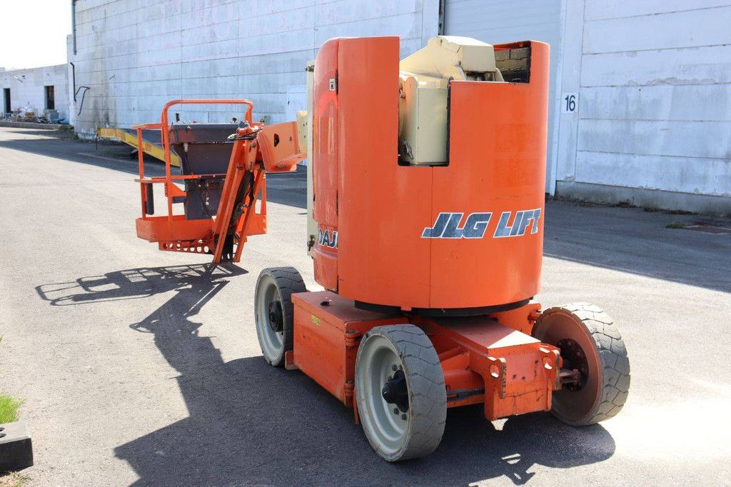 JLG E300AJP Elektrische Gelenkteleskoparbeitsbühne 10,97 m 2007