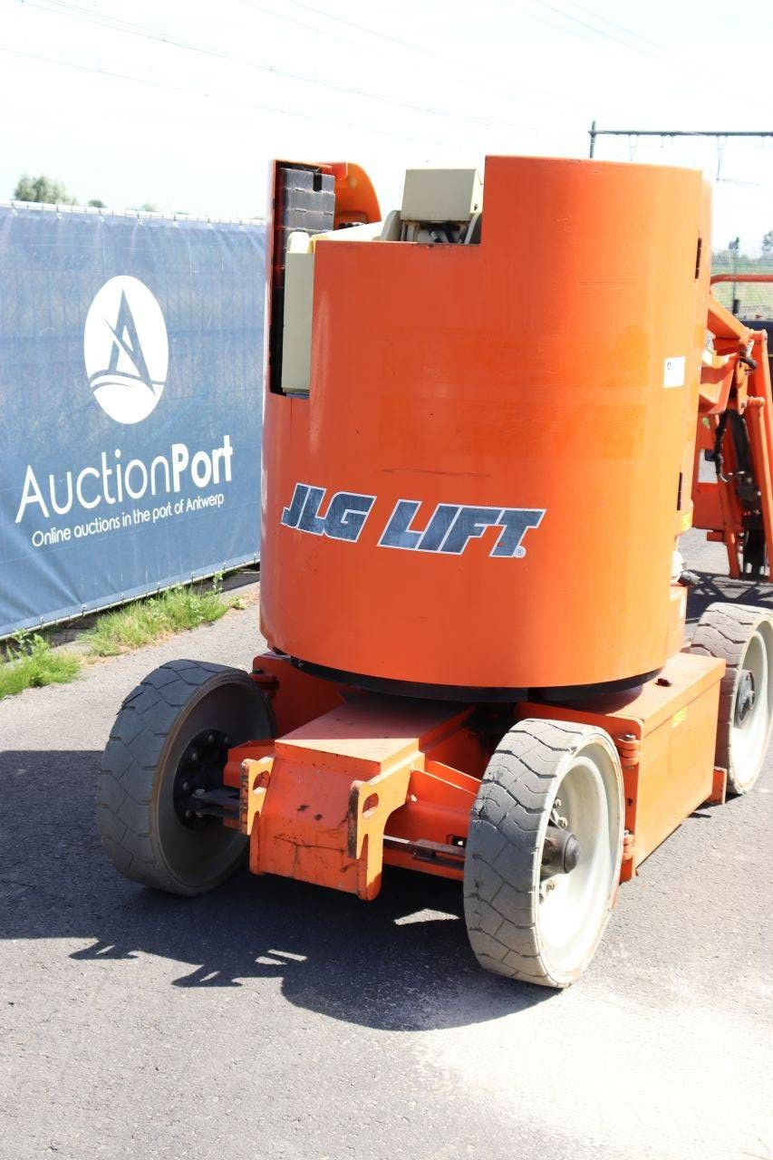 JLG E300AJP Elektrische Gelenkteleskoparbeitsbühne 10,97 m 2007