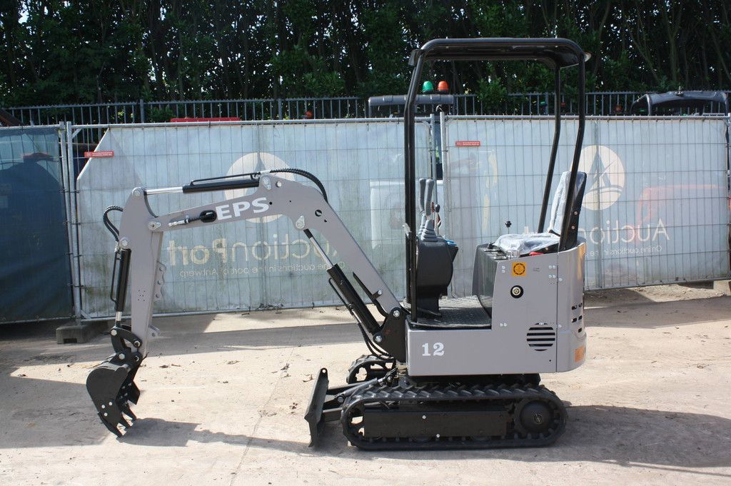 Nuoman EPS NM-E12 Diesel-Minibagger, neues Vorführmodell