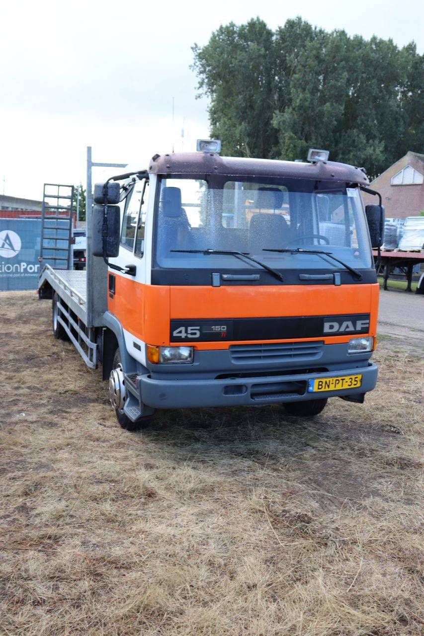 Flatbed truck/Machine transporter DAF AE45 Diesel 144hp 1999