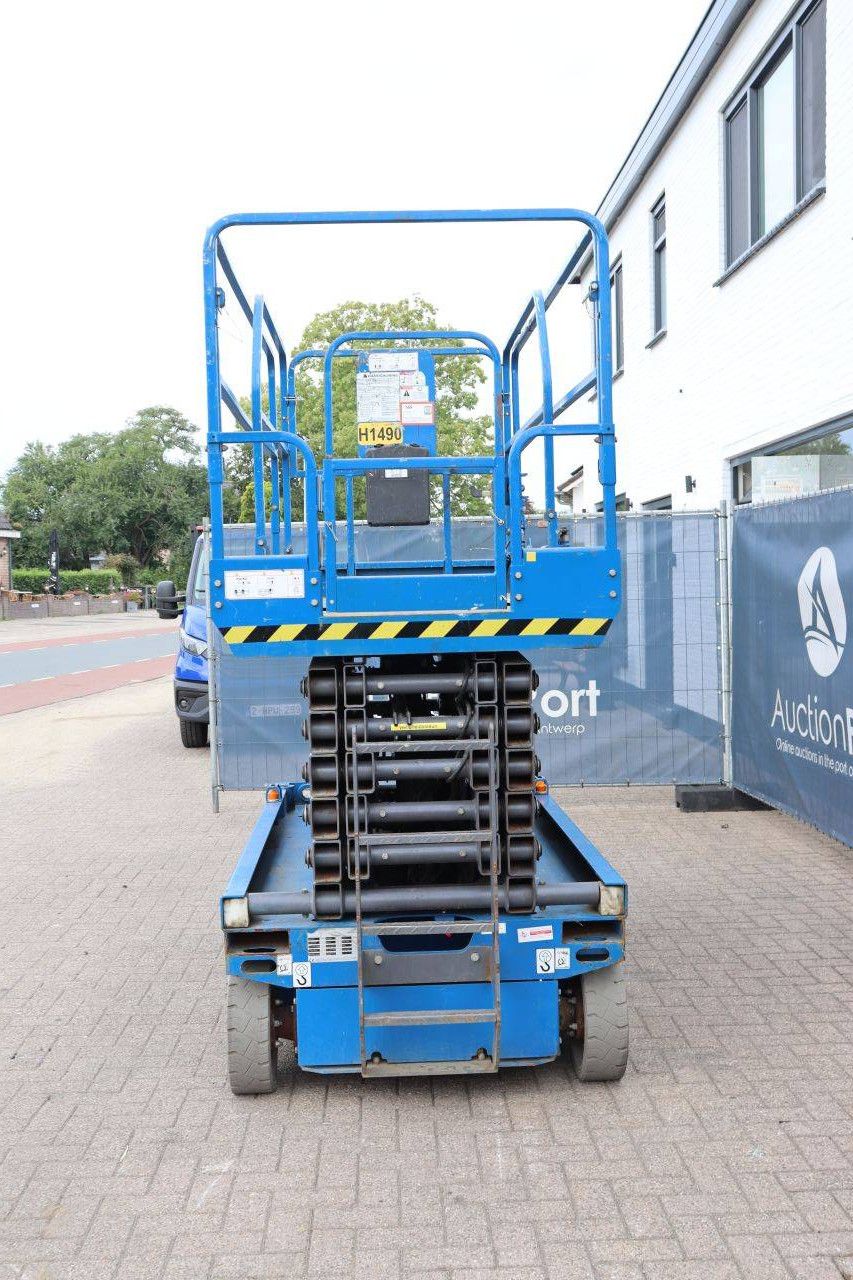 Scissor lift GMG 4046ED Electric 13.9m 350kg 2018