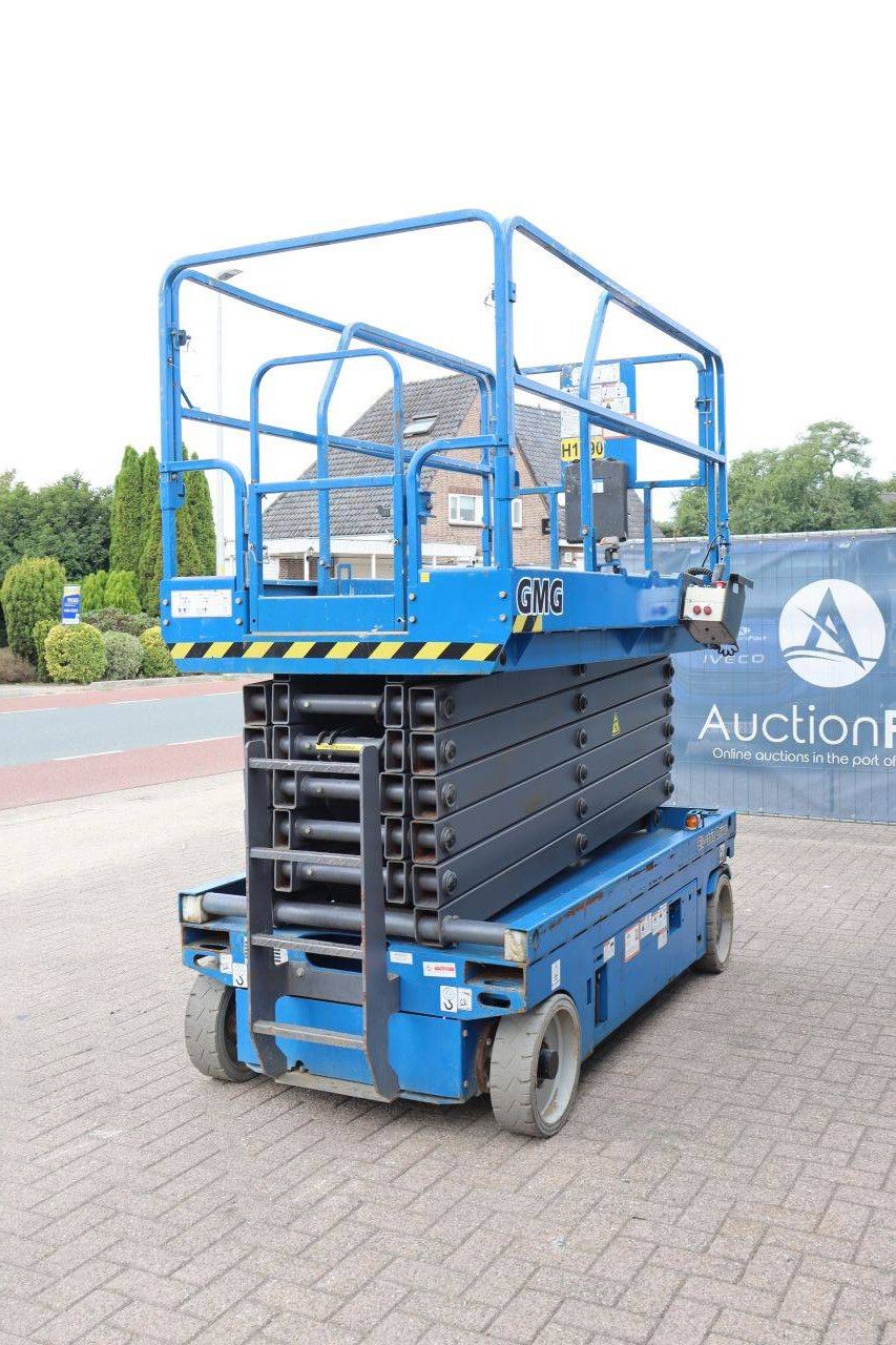 Scissor lift GMG 4046ED Electric 13.9m 350kg 2018