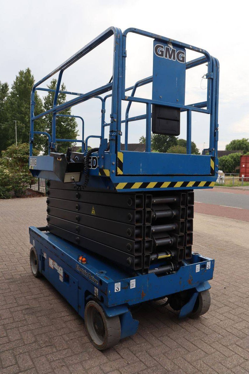 Scissor lift GMG 4046ED Electric 13.9m 350kg 2018