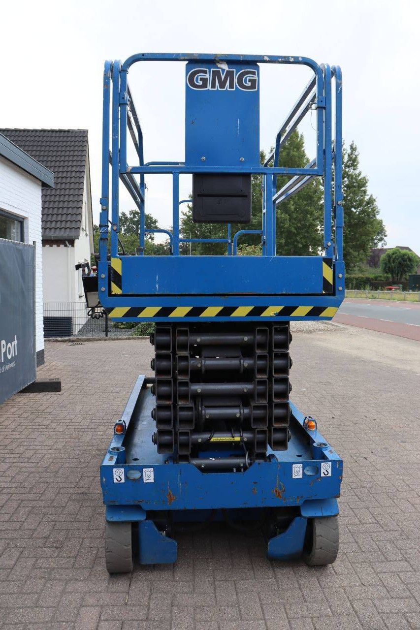 Scissor lift GMG 4046ED Electric 13.9m 350kg 2018