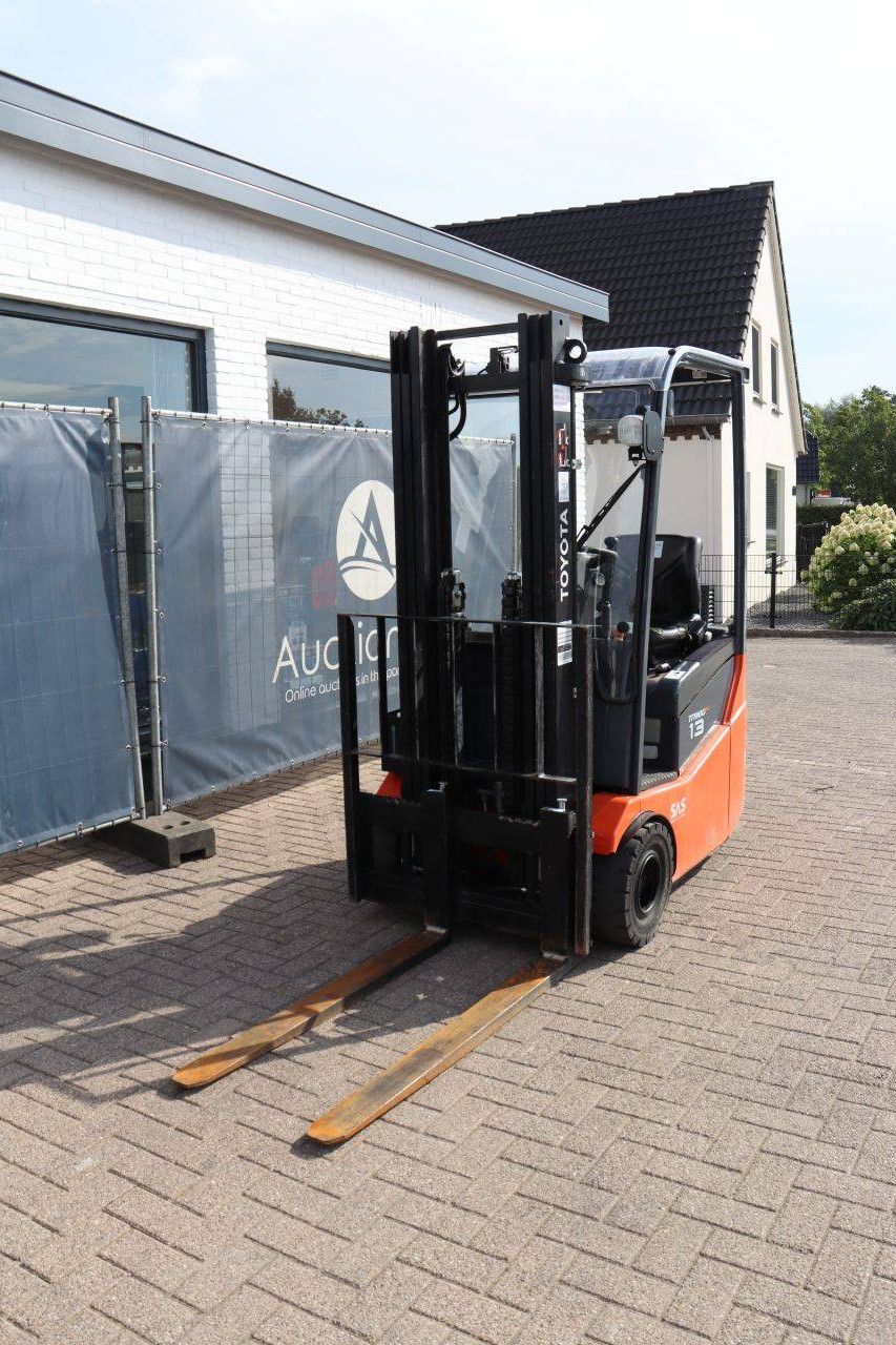 Toyota 7FBEST13 Electric Forklift 1250kg 4.7m 2017