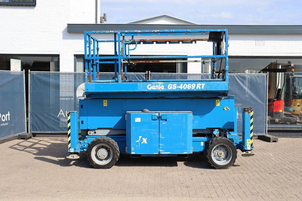 Scherenarbeitsbühne Genie GS4069 RT Diesel 363 kg 14,2 m 2014