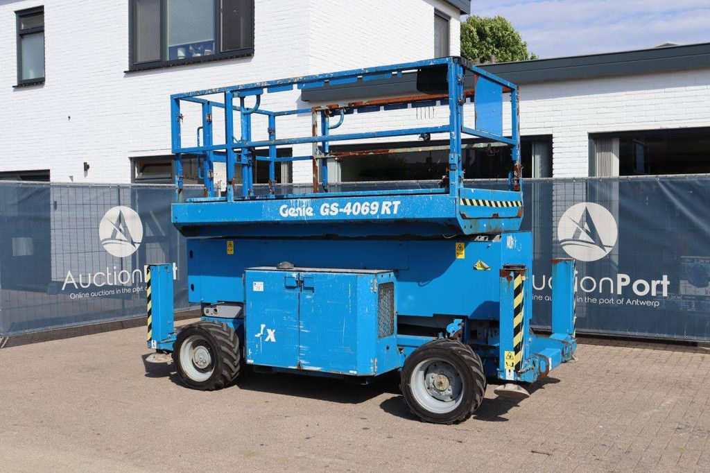 Scherenarbeitsbühne Genie GS4069 RT Diesel 363 kg 14,2 m 2014