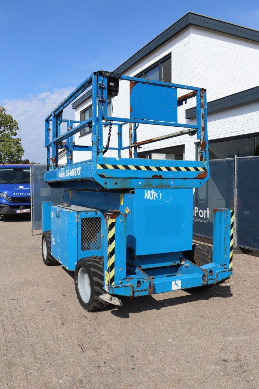 Scherenarbeitsbühne Genie GS4069 RT Diesel 363 kg 14,2 m 2014