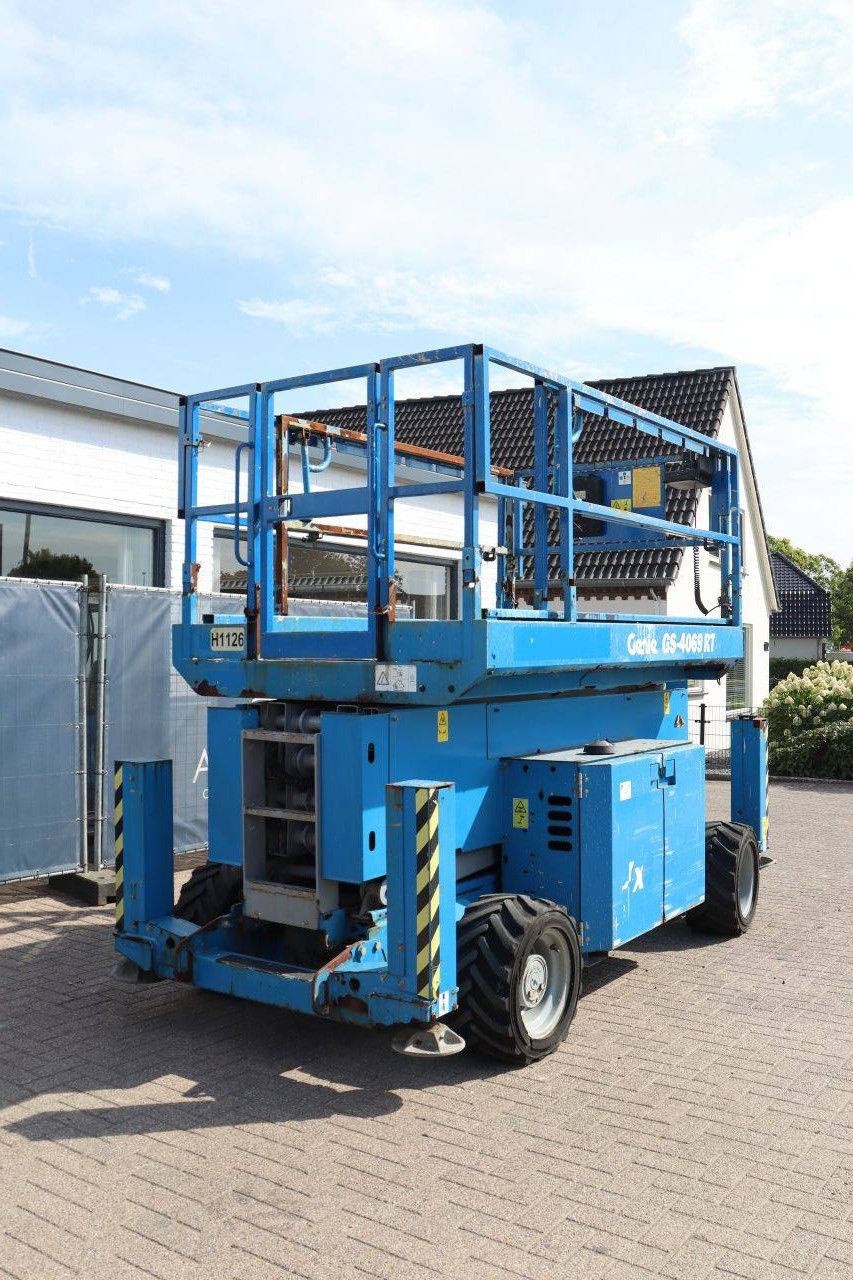 Scherenarbeitsbühne Genie GS4069 RT Diesel 363 kg 14,2 m 2014