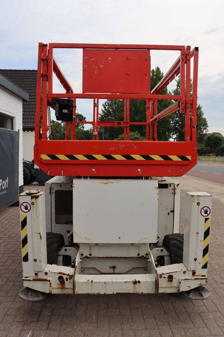 Scherenhebebühne Genie GS2669 RT Diesel 680 kg 9,7 m 2014