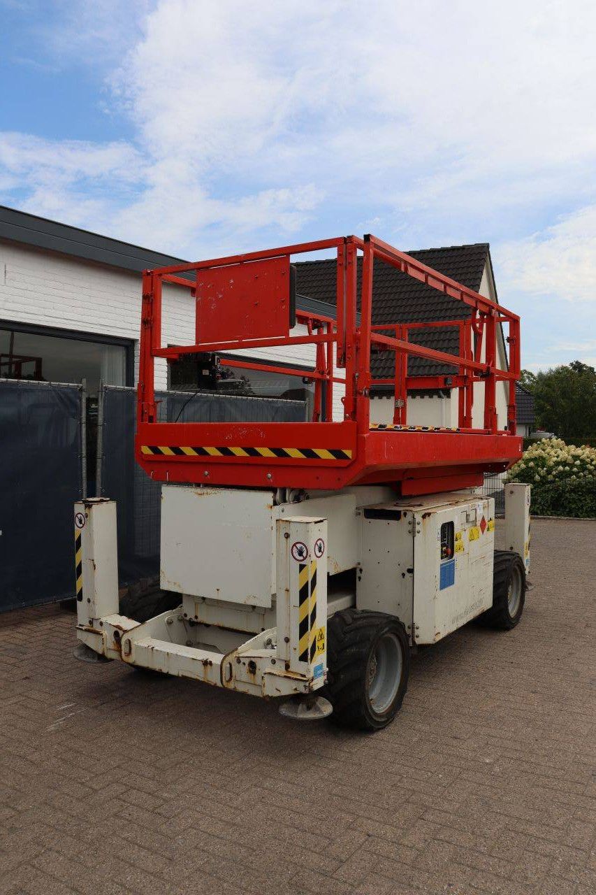 Scherenhebebühne Genie GS2669 RT Diesel 680 kg 9,7 m 2014