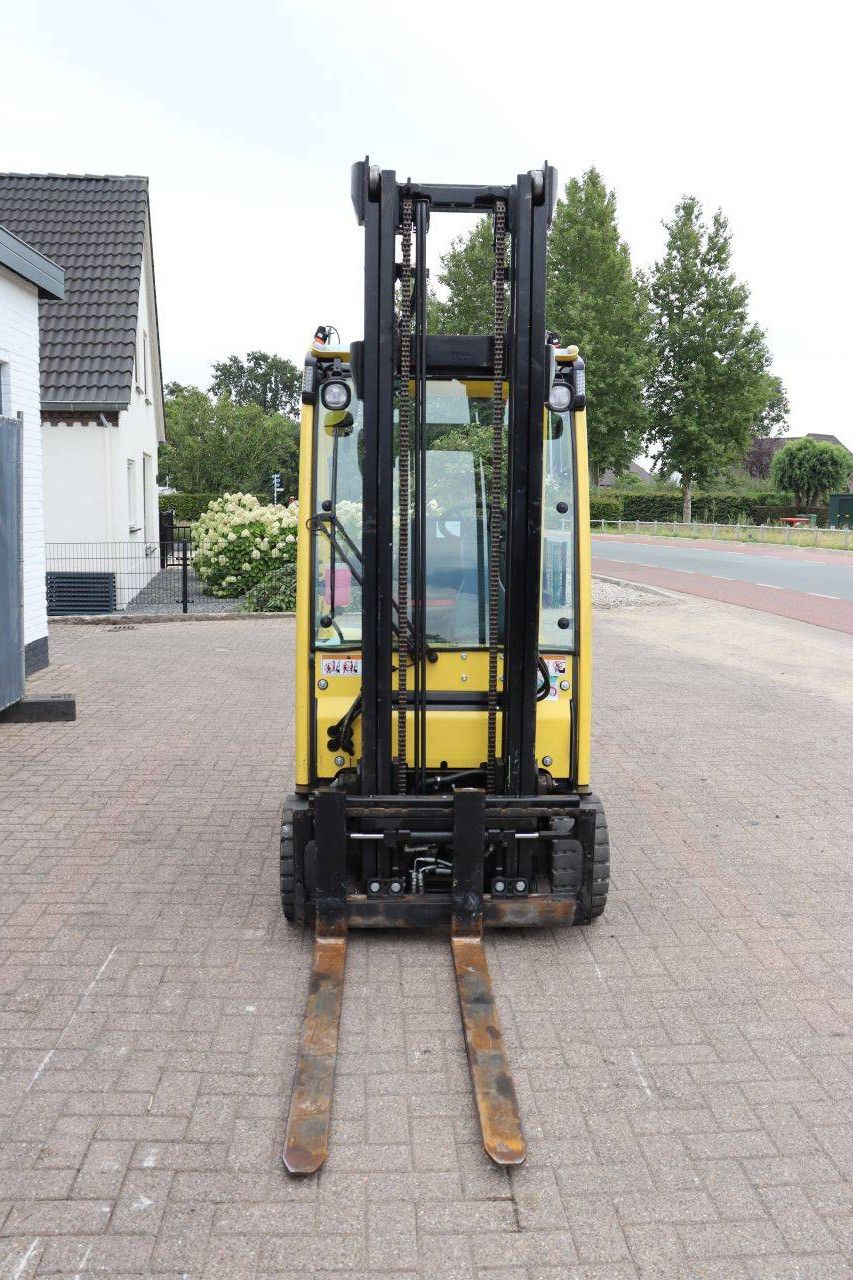 Hyster J2.0XNT MWB Electric Forklift 1950kg 3.93m 2020