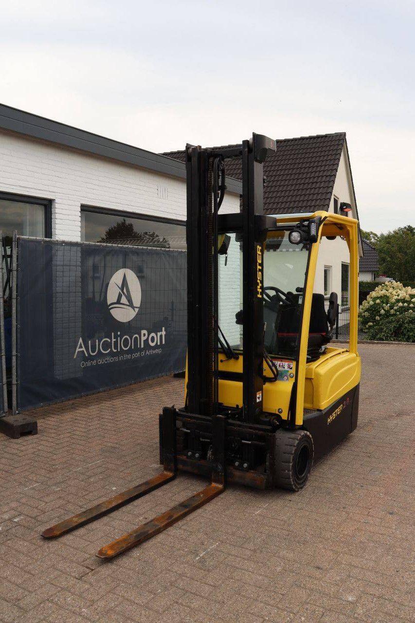 Hyster J2.0XNT MWB Electric Forklift 1950kg 3.93m 2020