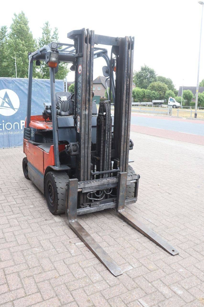 Toyota 7FBMF25 Elektrogabelstapler 2500 kg 5,0 m 2009