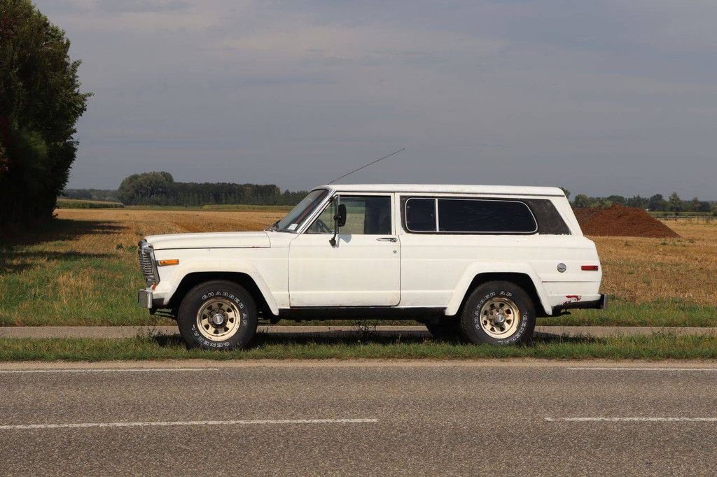 Jeep Cherokee Chief Off-road Vehicle Petrol 121hp 1979 (Margin)