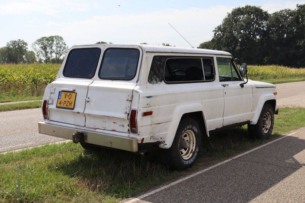 Jeep Cherokee Chief Off-road Vehicle Petrol 121hp 1979 (Margin)
