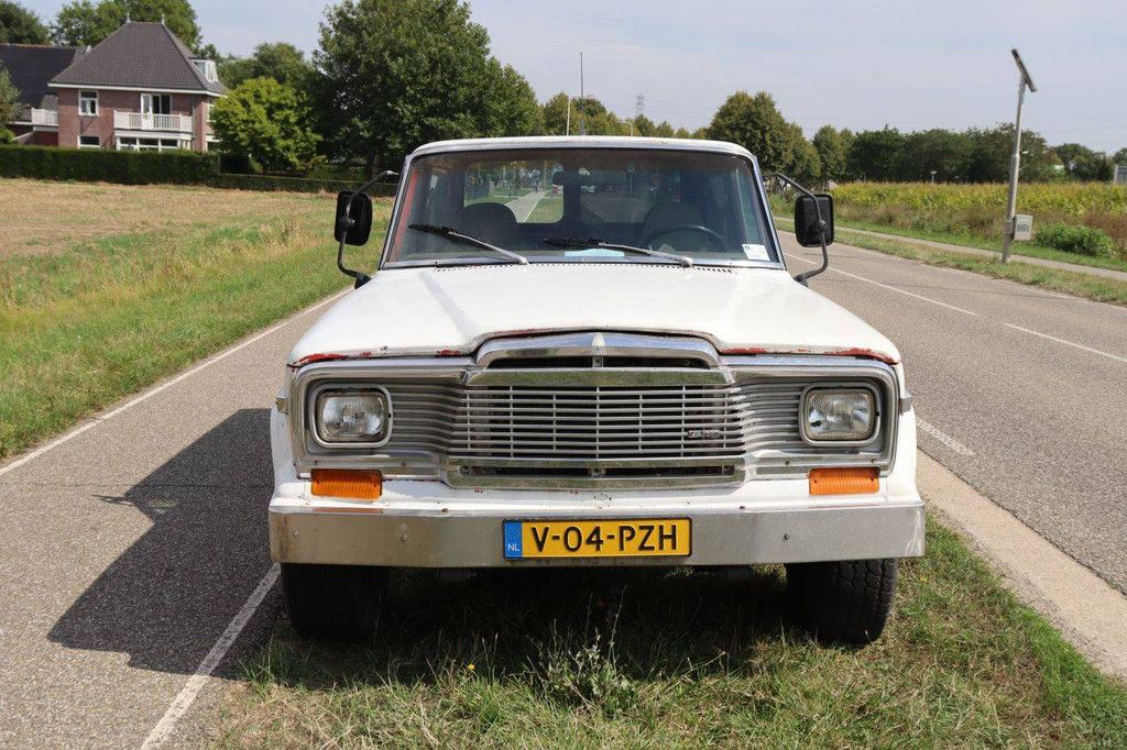 Jeep Cherokee Chief Off-road Vehicle Petrol 121hp 1979 (Margin)